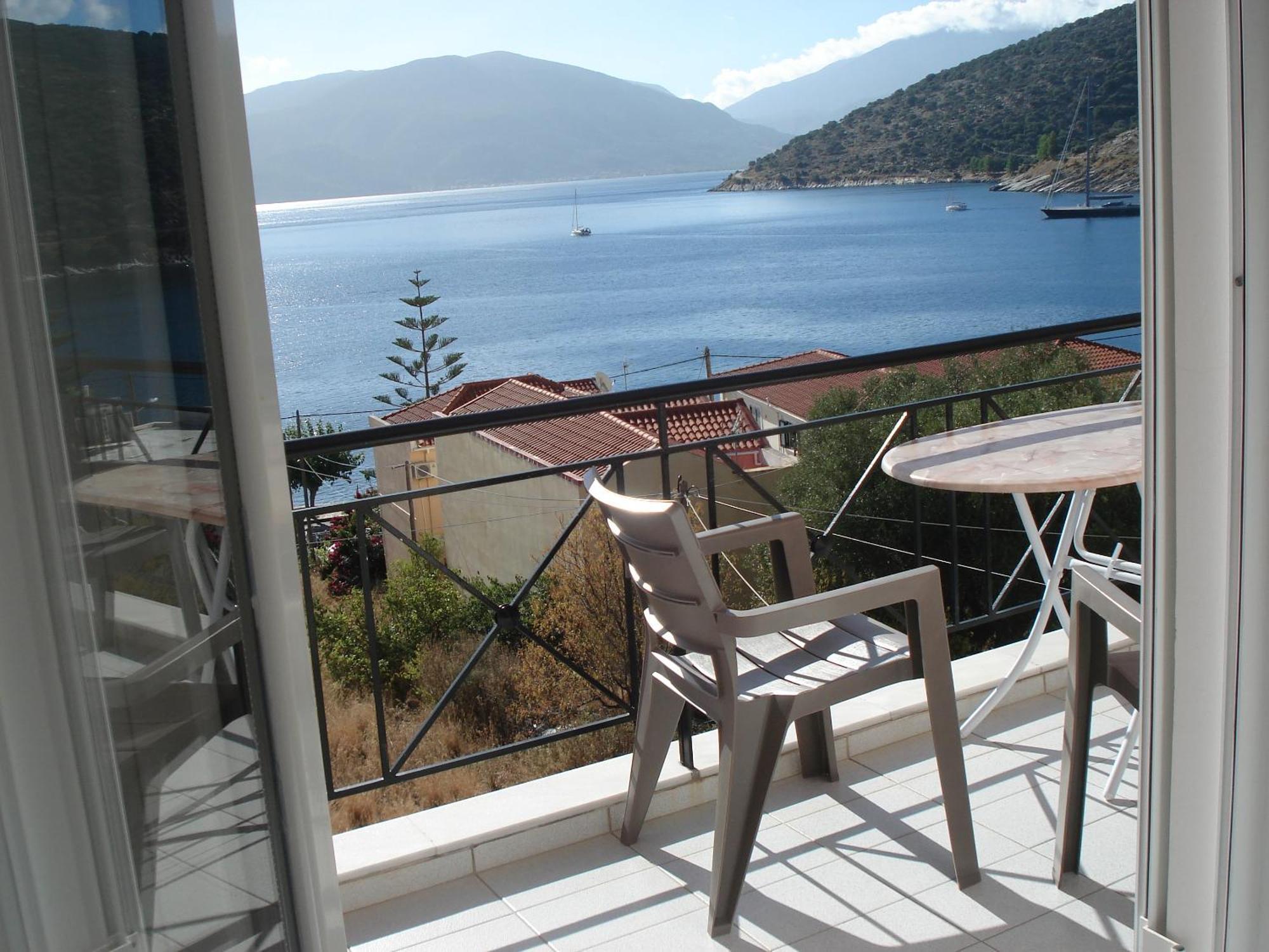 Mema'S Apartment Agia Efimia Room photo