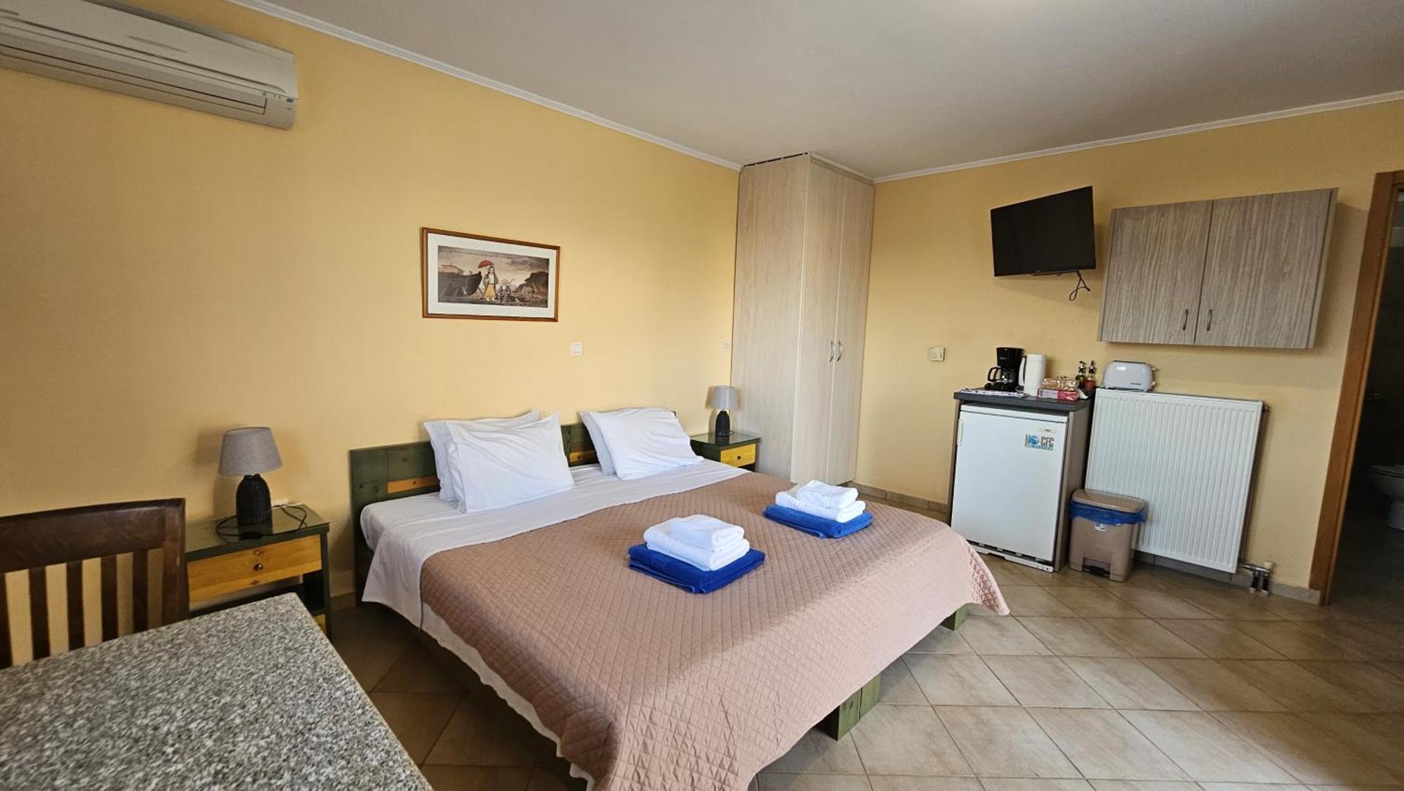 Mema'S Apartment Agia Efimia Room photo