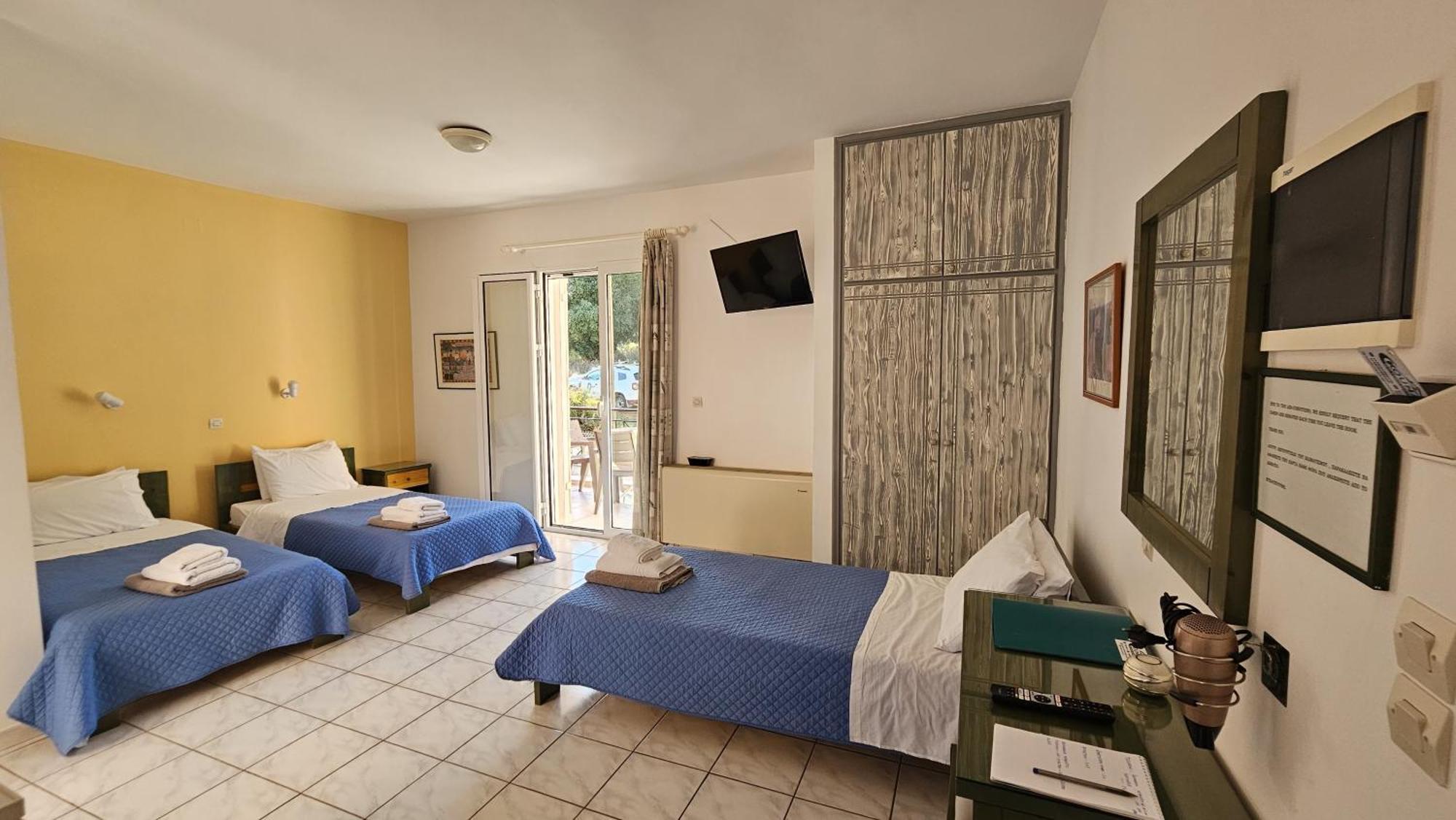 Mema'S Apartment Agia Efimia Room photo