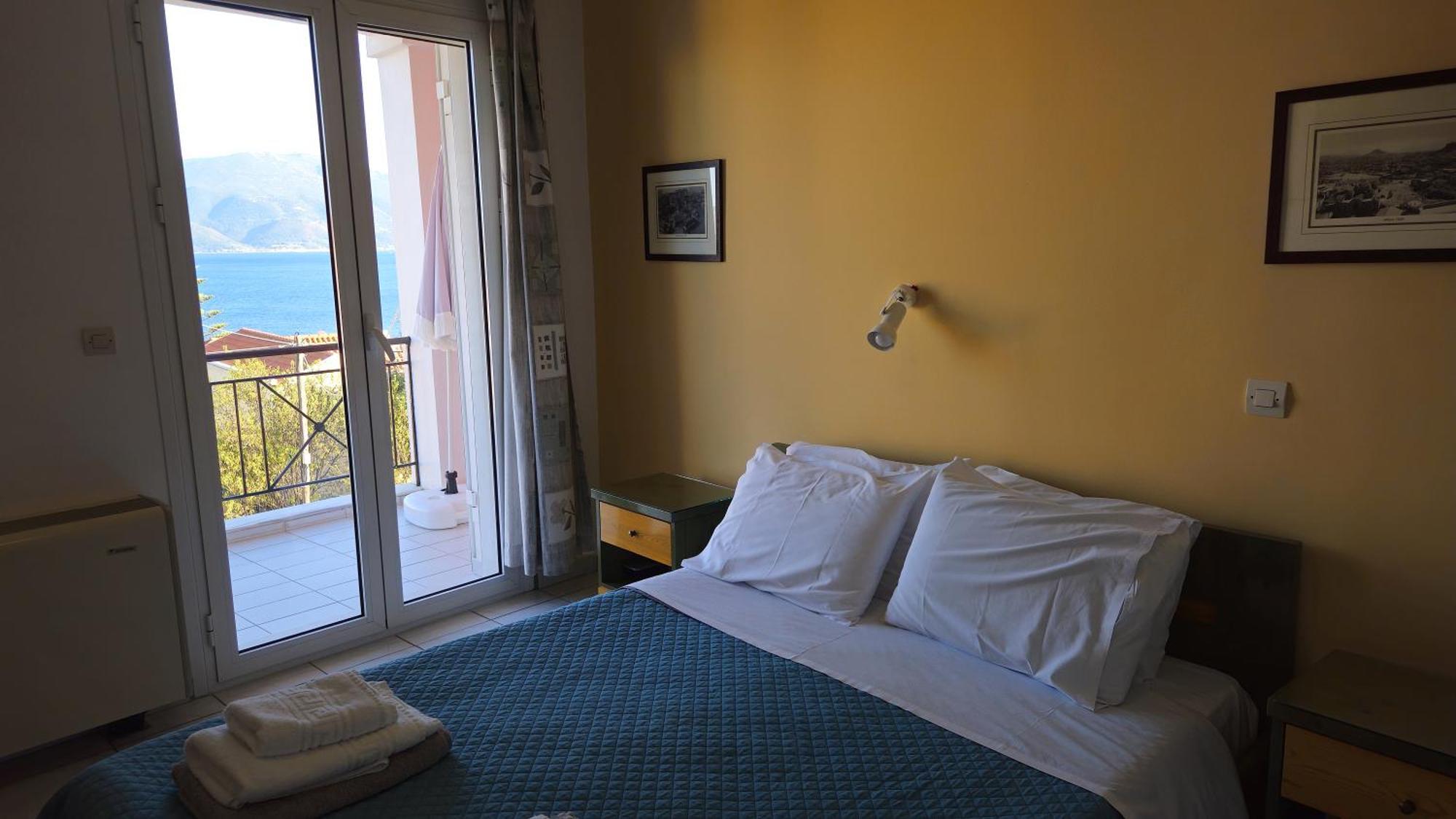 Mema'S Apartment Agia Efimia Room photo